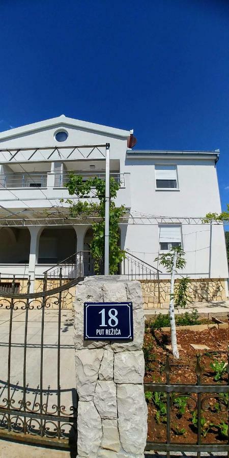 Apartman Dineva Trogir Exterior photo